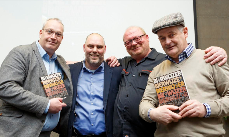 Boek bierwijzer is gepresenteerd